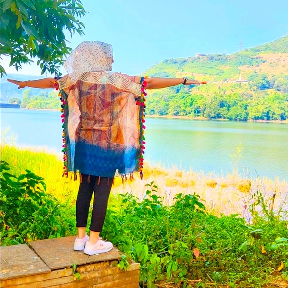 Other - ❌❌SOLD❌❌Trending kaftan tunic with pompom